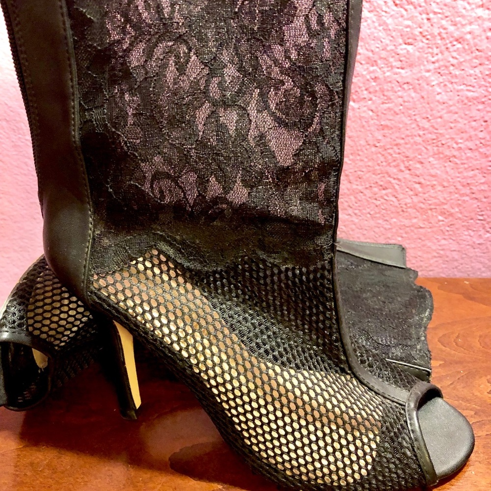 Shoes - Picture 4 of 4